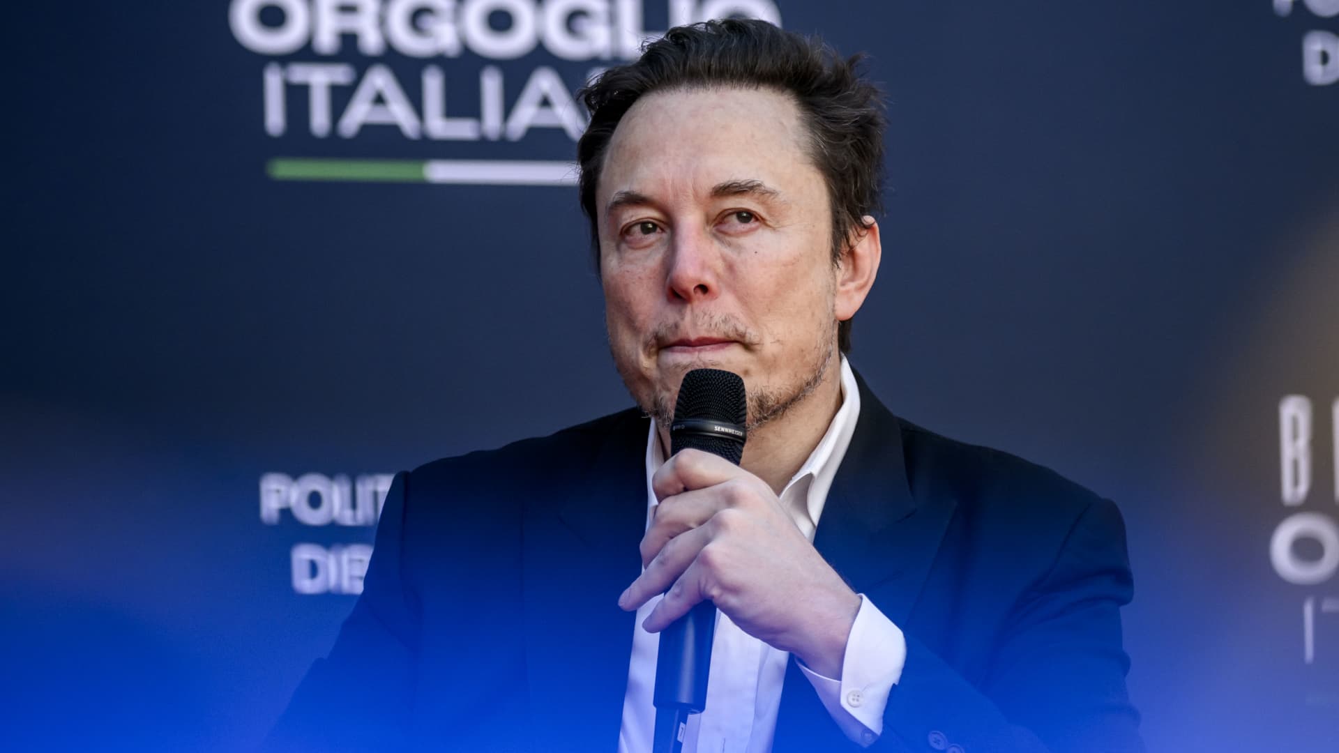 House China chair demands Elon Musk provide SpaceX internet for U.S. troops in Taiwan [Video]