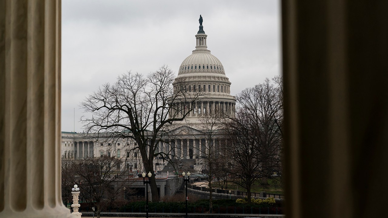 Congressional leaders strike deal to avert shutdown this week [Video]