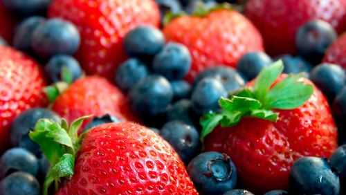 Blueberries, strawberries again on the ‘Dirty Dozen’ list [Video]