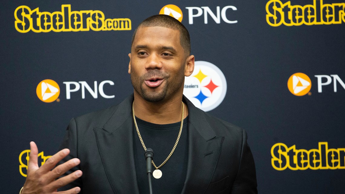 Mike Tomlin says Russell Wilson has starting edge over Fields [Video]