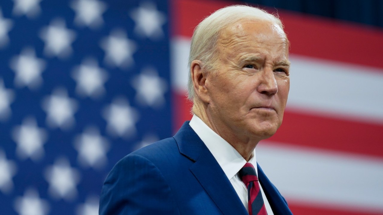 Biden campaign tests waters on Trumps financial woes | KLRT [Video]