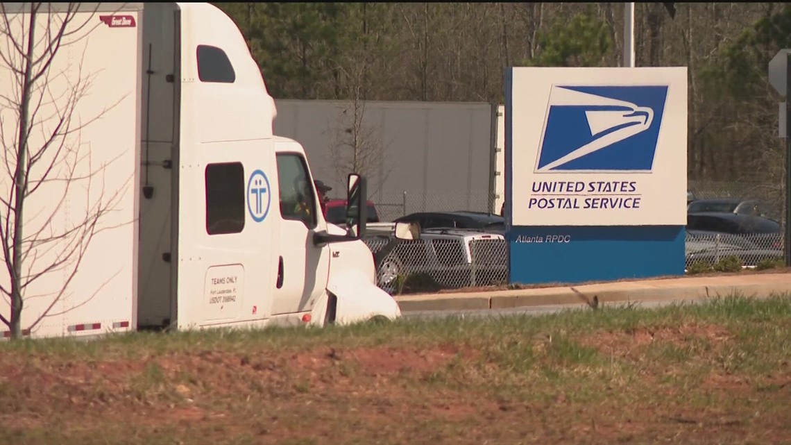Atlanta small business owners impacted by USPS mail delays [Video]