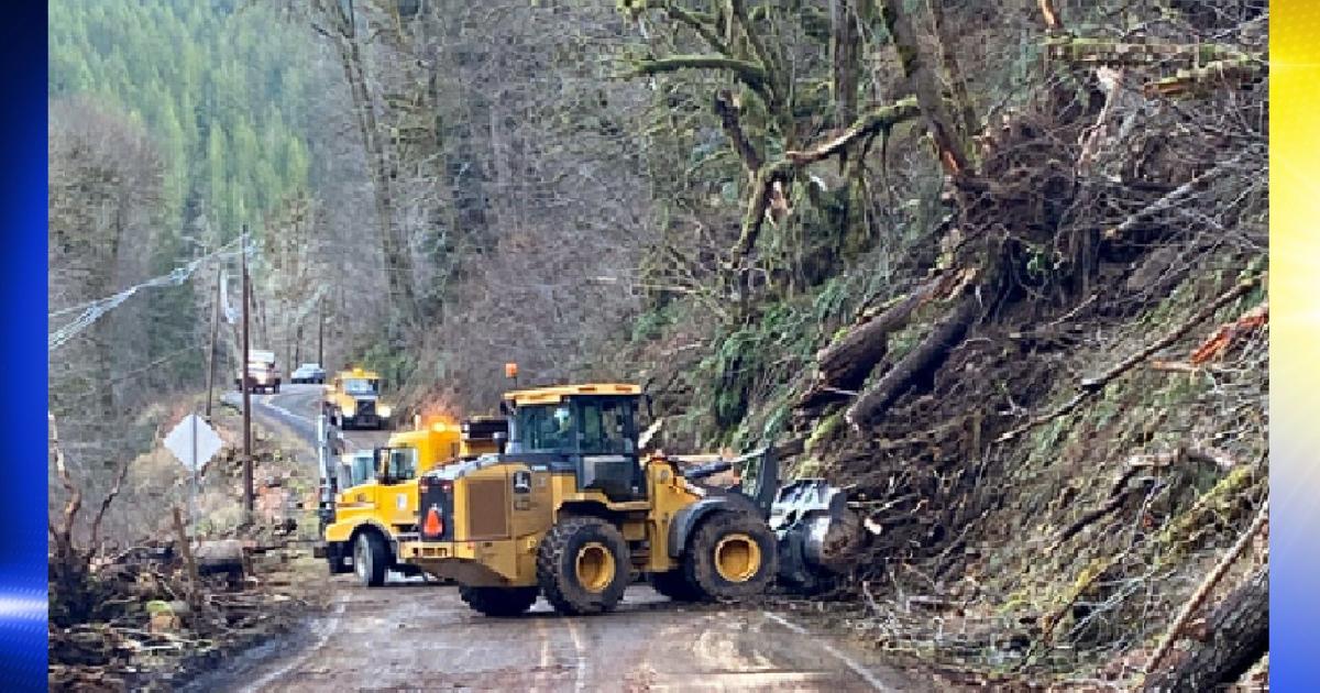 Motorists should expect delays up to an hour as work crews clean up storm debris on Highway 36 | Local [Video]