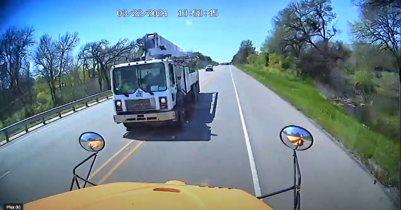 Concrete truck driver admits to using cocaine prior to fatal Texas school bus crash, docs say [Video]