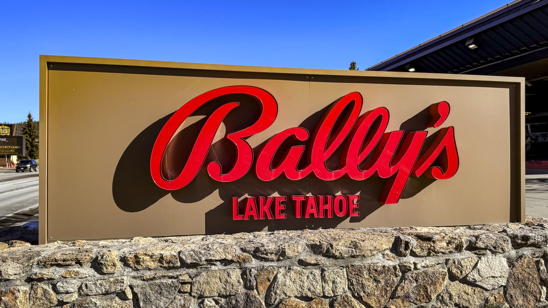 Bally’s shareholders wage battle over ownership, development projects [Video]