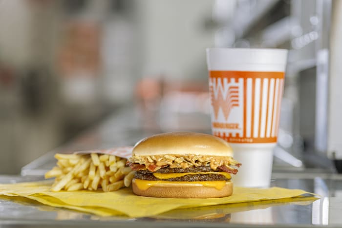Whataburger releases new bacon burger, extends WhataWings [Video]