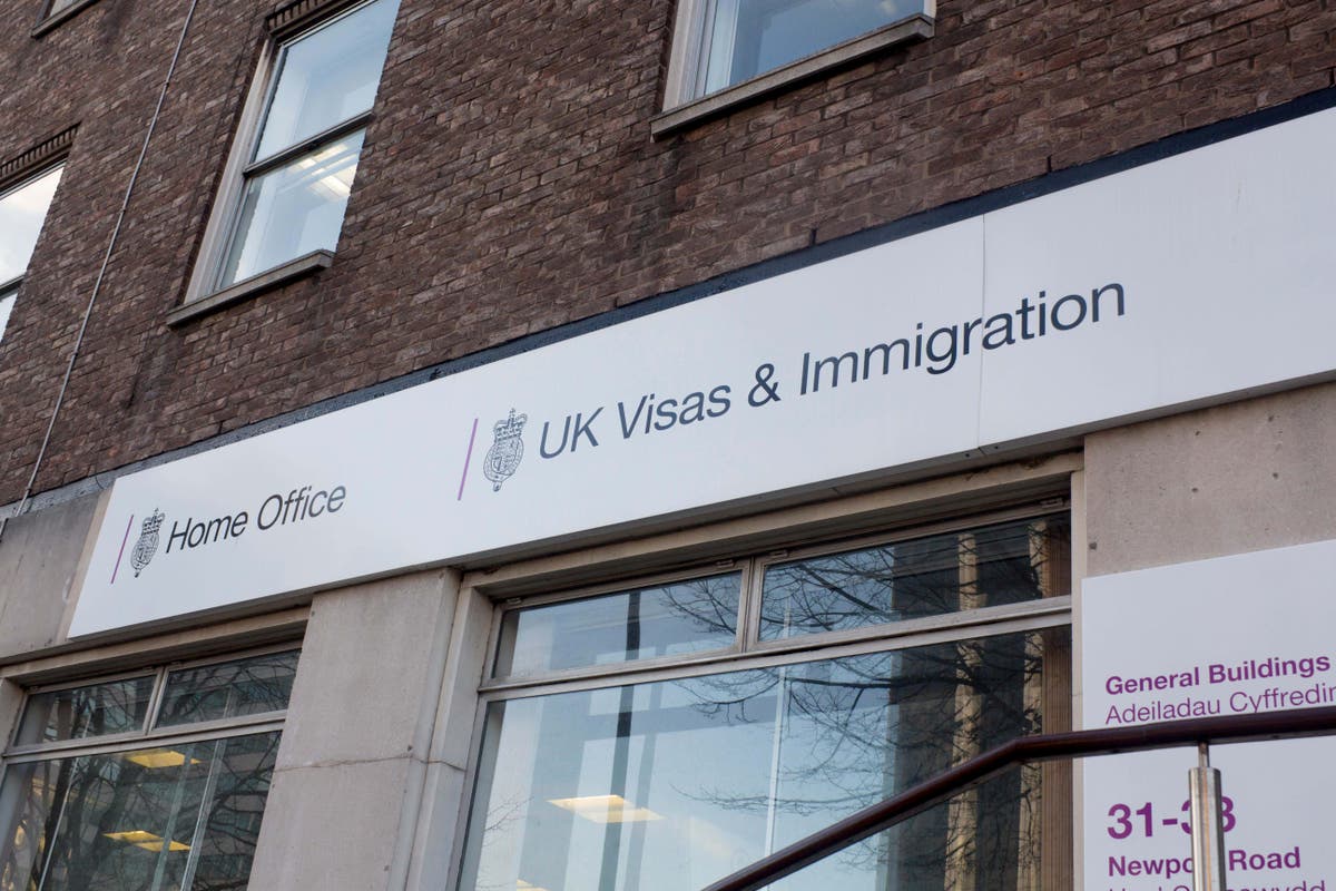 Visa clampdown on foreign workers ‘making it harder for London businesses’ as wage thresholds rise this week [Video]
