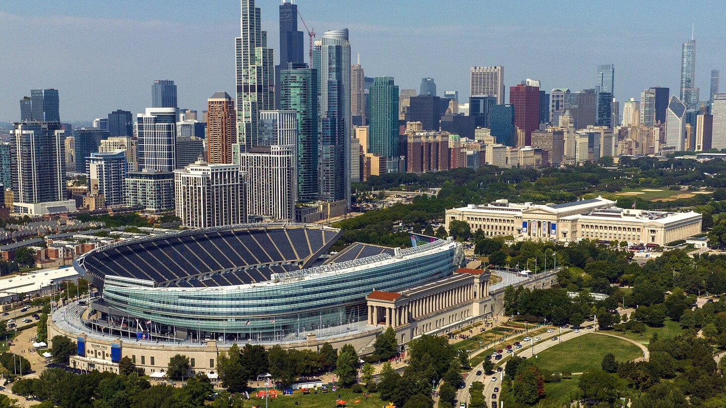 Bears met with stadium authority on funding for domed lakefront stadium [Video]