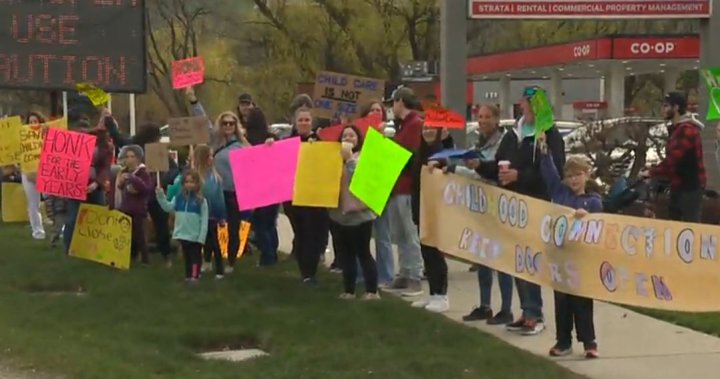 Rally held in Kelowna for Childhood Connections centre – Okanagan [Video]