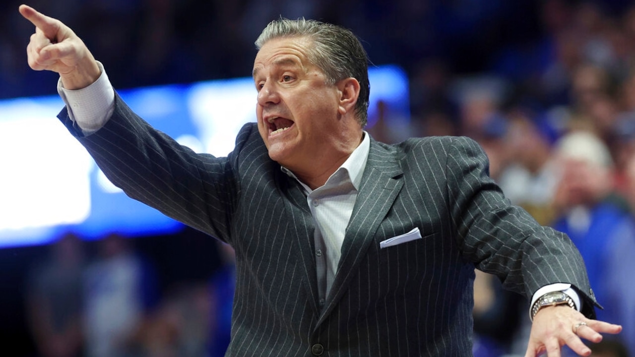 Ex-UMass coach stuns college basketball by leaving Kentucky for SEC rival [Video]