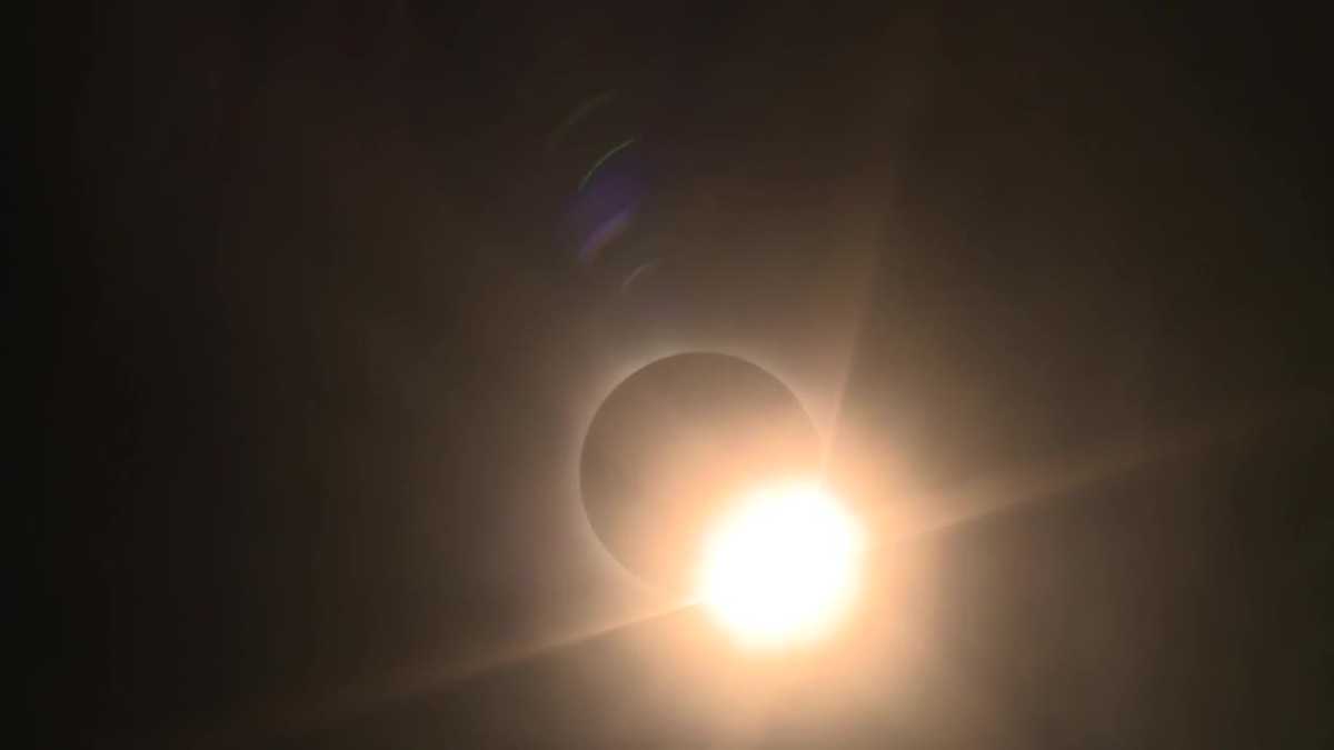 Solar eclipse gives unique view during peak in Idabel, Oklahoma [Video]