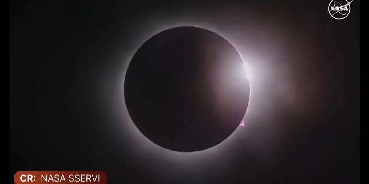 Total solar eclipse awes millions of Americans as day turns into night [Video]
