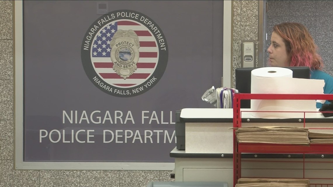 Niagara Falls Police open a substation inside a Tops supermarket [Video]