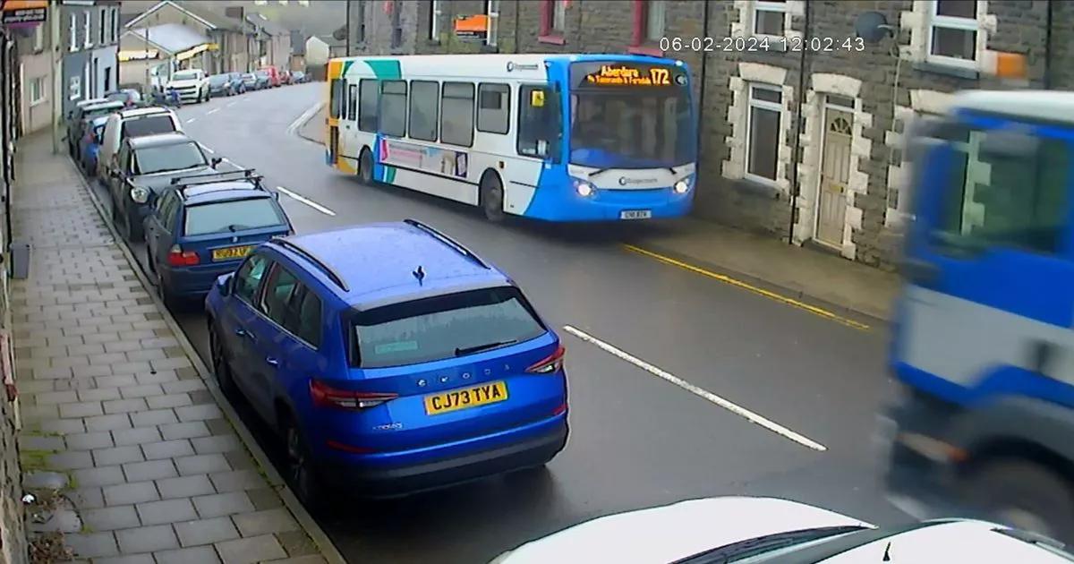 Bus safety nightmare in valleys town ‘should’ve been sorted years ago’ [Video]