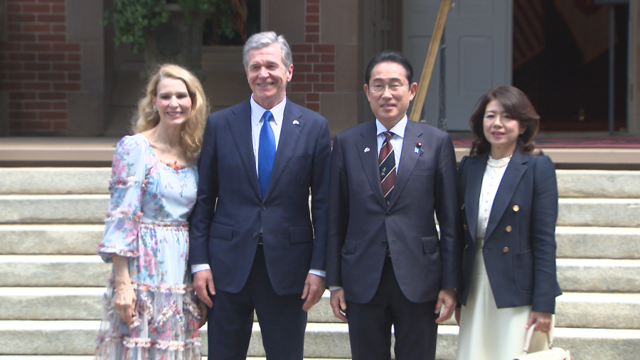 Japanese Prime Minister takes part in historic visit to North Carolina [Video]