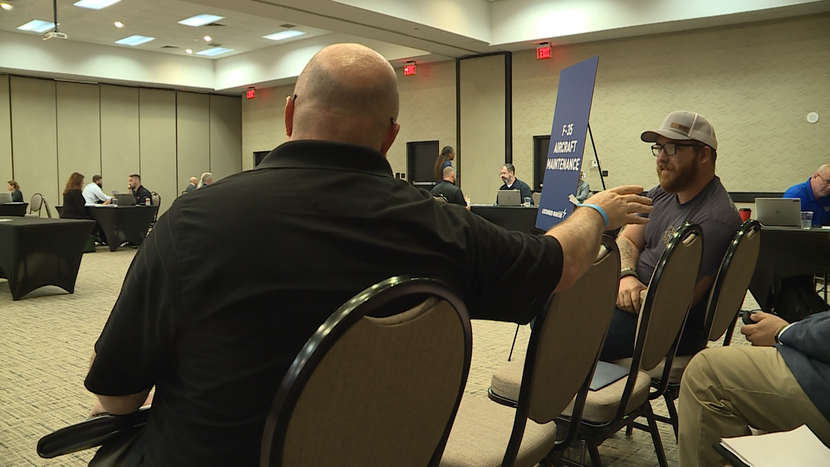 Hundreds of people apply for Lockheed Martin jobs in Fort Smith [Video]