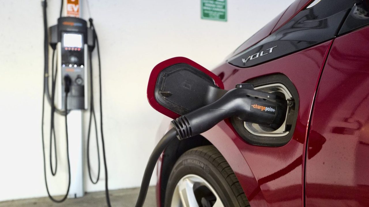 Voltpost rolls out curbside US EV chargers [Video]