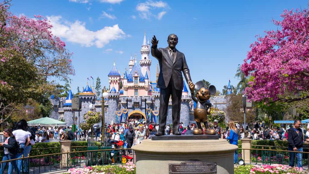 Disneyland expansion project gets key approval [Video]