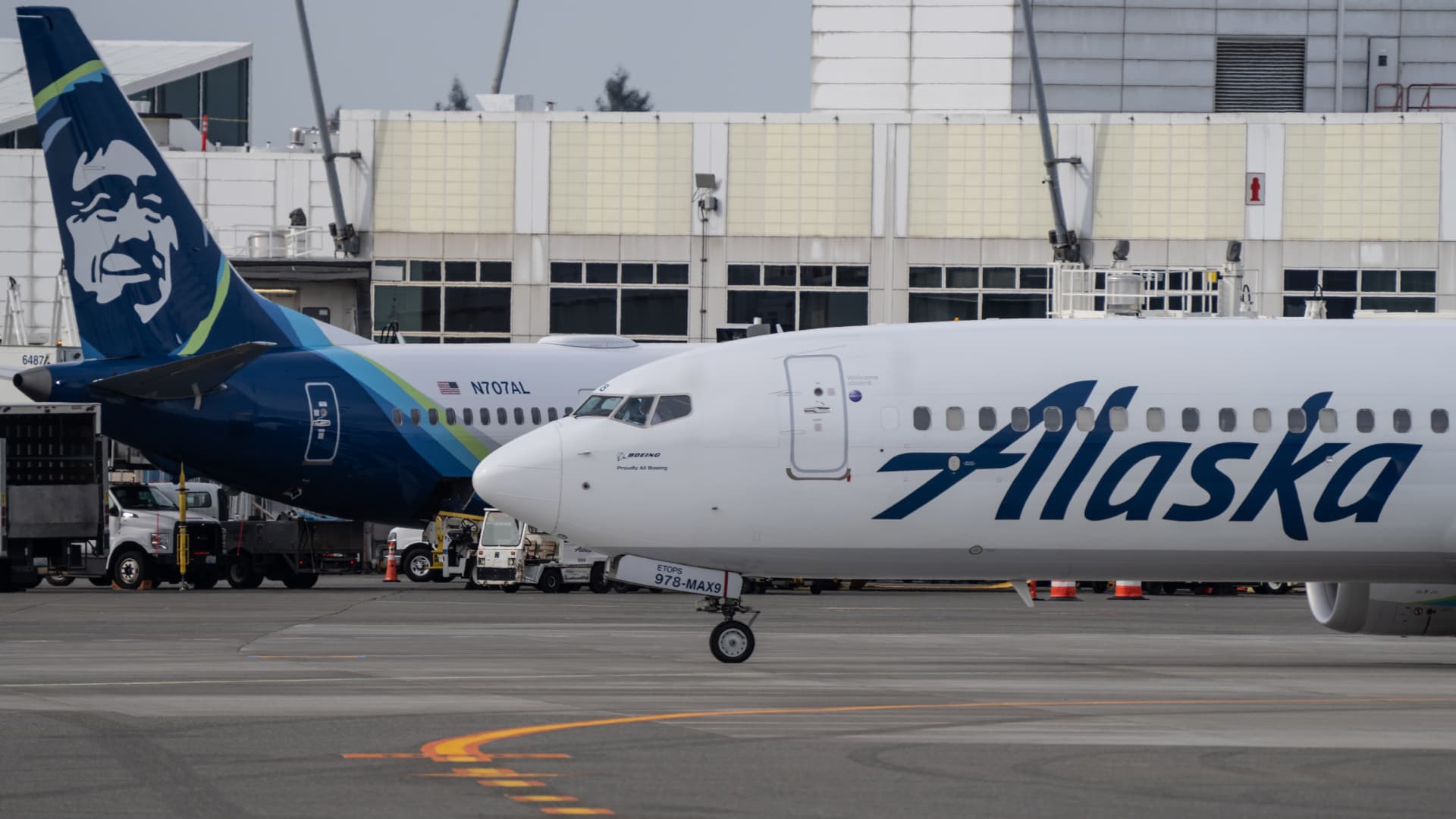 Alaska Airlines 2024 forecast tops estimates after loss from Boeing Max grounding [Video]
