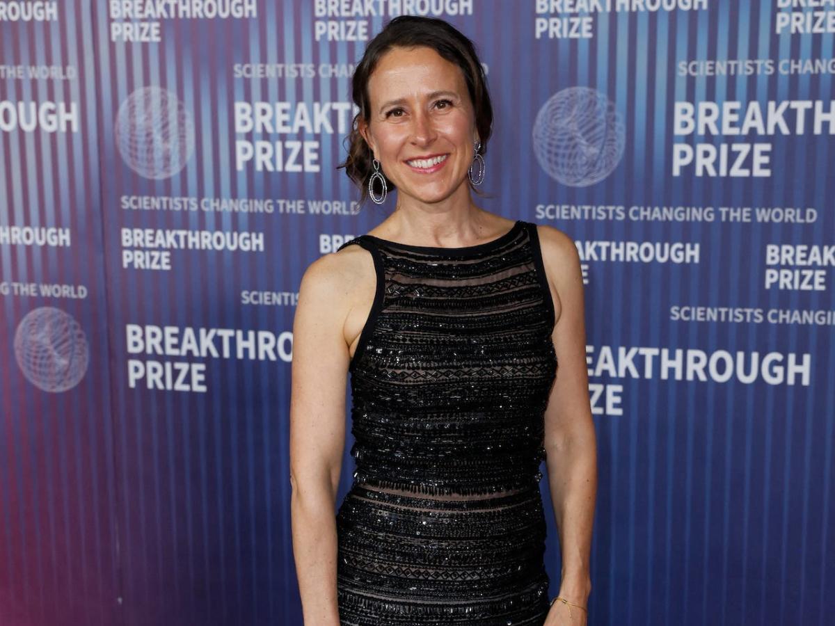 23andMe’s business is basically worthless. Its CEO now wants to buy it. [Video]
