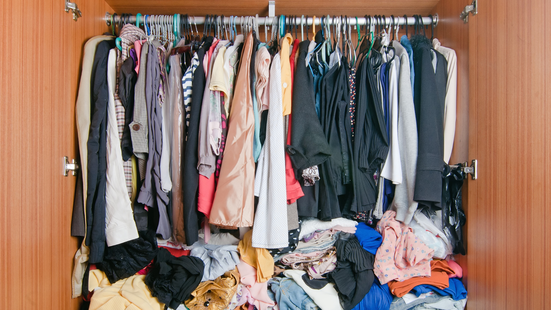 The Best Kinds of Hangars for a Small Closet [Video]