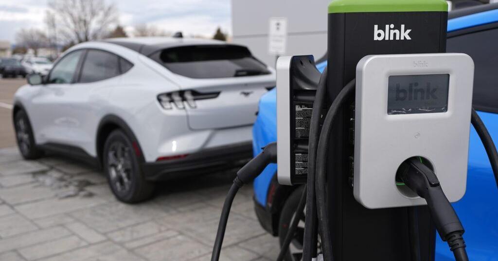 Colorado PUC rejects Xcel’s plan to build 460 EV chargers | Business [Video]