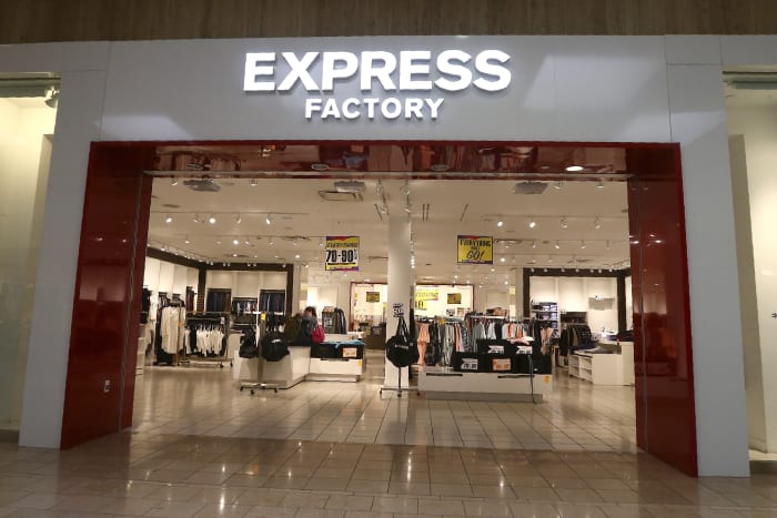 Express files for Chapter 11 bankruptcy protection, announces store closures, possible sale [Video]