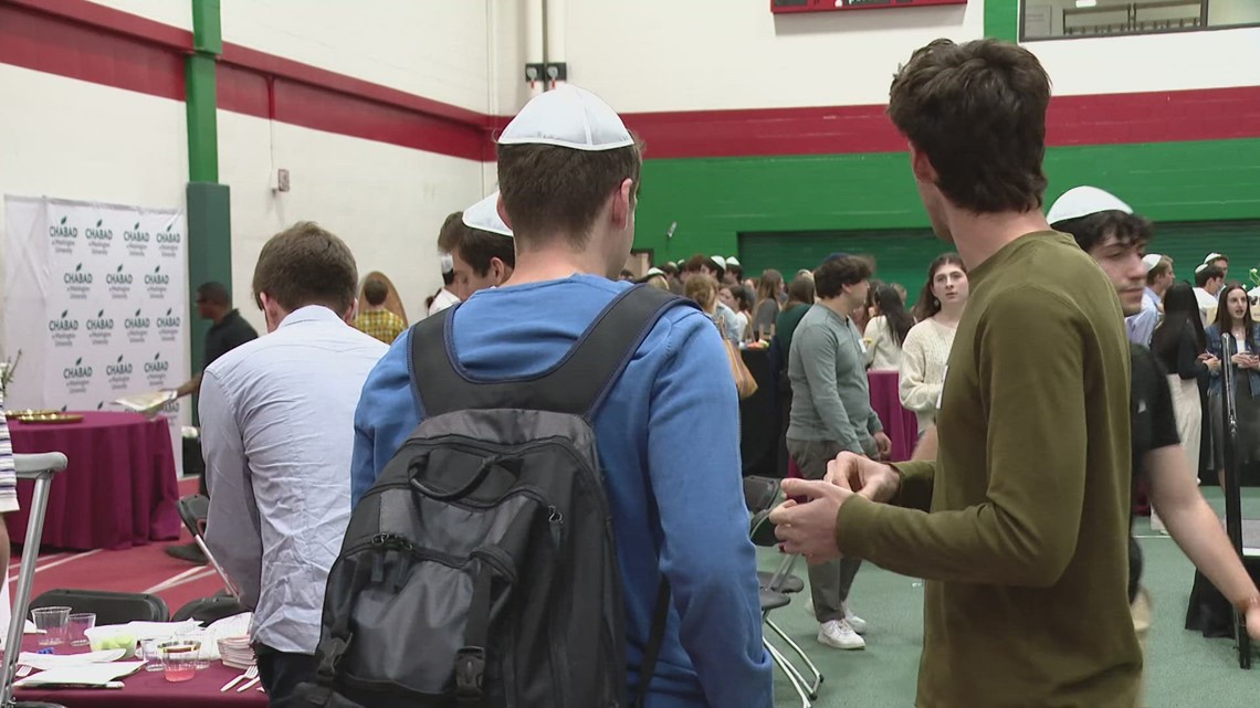 Local Jews gather for the start of Passover [Video]