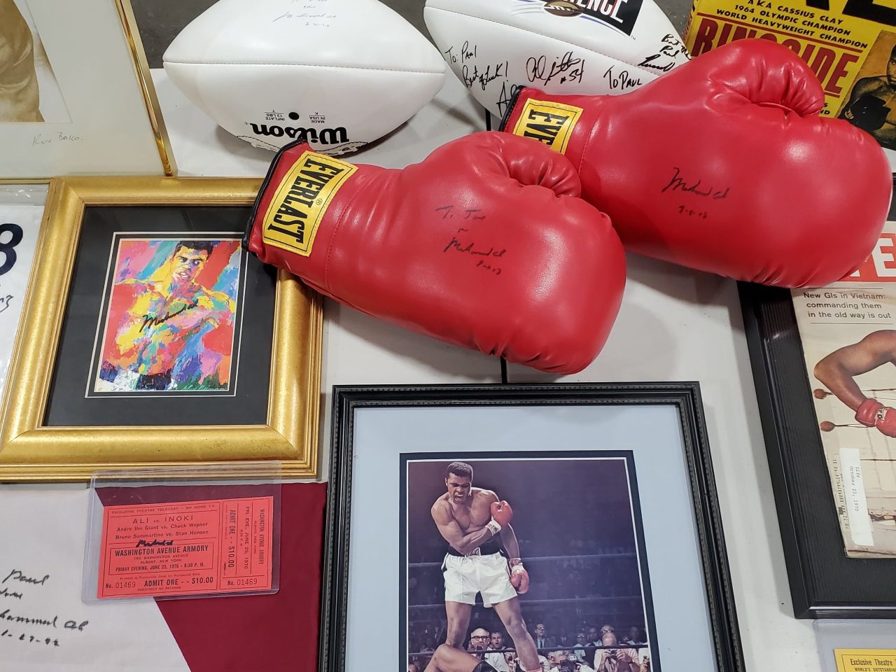 Muhammad Alis former lawyer auctions off hundreds of items signed by The Greatest [Video]