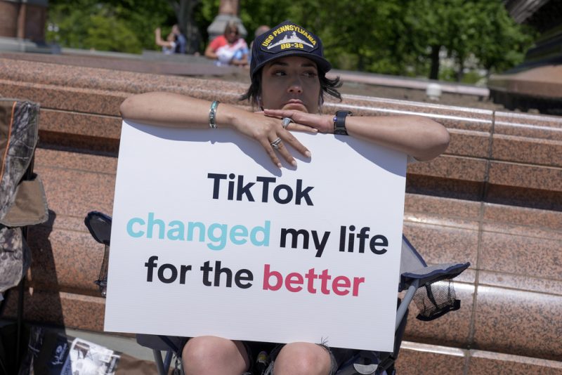 TikToks CEO promises to fight potential ban in court | KLRT [Video]