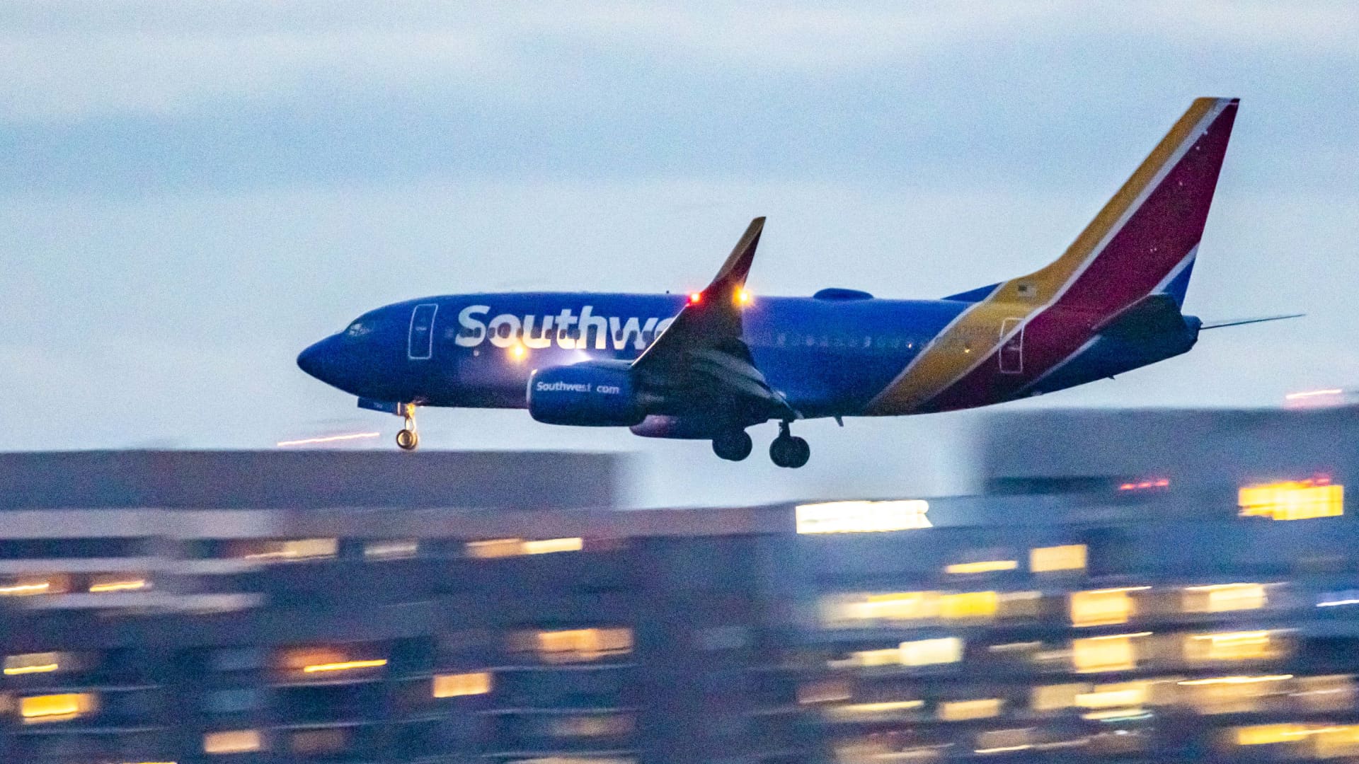 Southwest weighs seating changes to drive up revenue [Video]