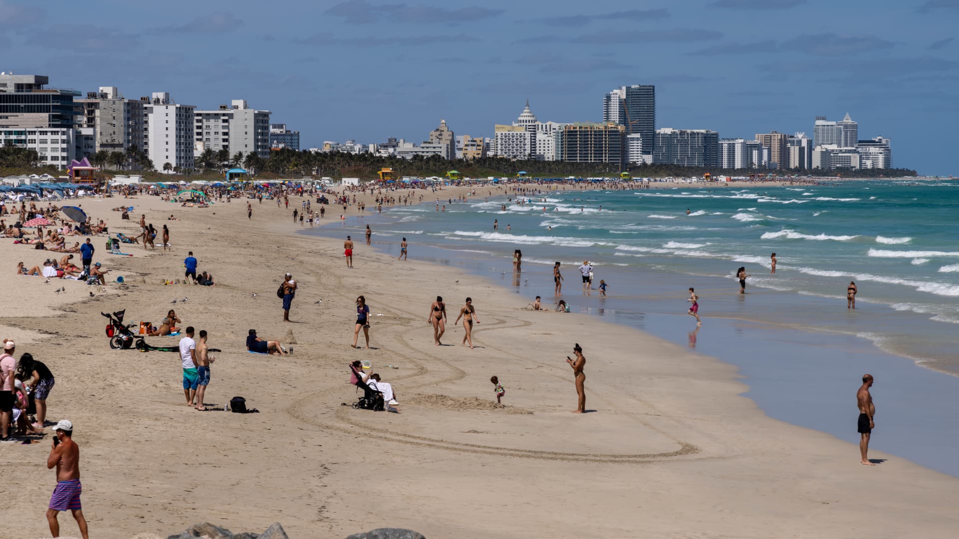 Miami is ‘ground zero’ for climate risk. People move there, build there anyway [Video]