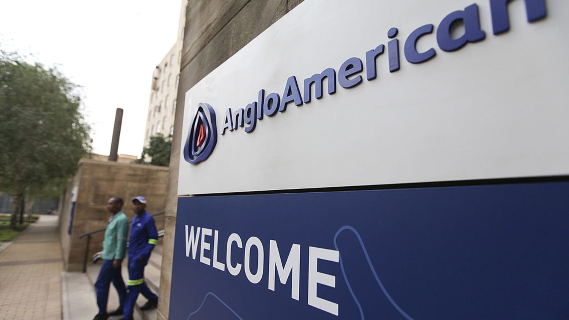 Elliott builds Anglo American stake as miner faces takeover [Video]