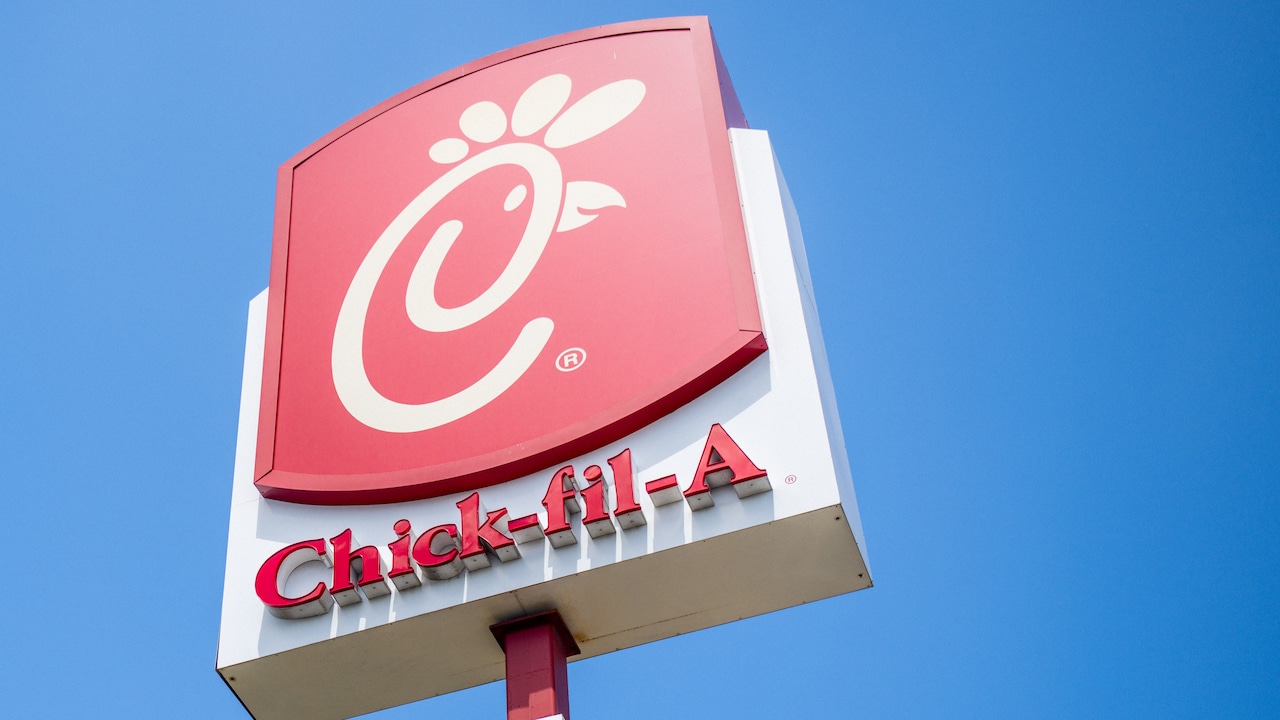 Chick-fil-A is gearing up for 2 N.J. openings in Bergen and Morris Counties. Heres when you can start making orders [Video]
