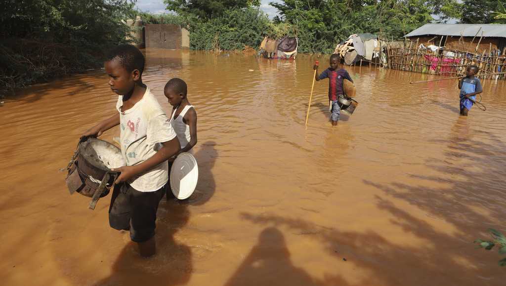 At least 40 killed after dam bursts in Kenya following heavy rain [Video]