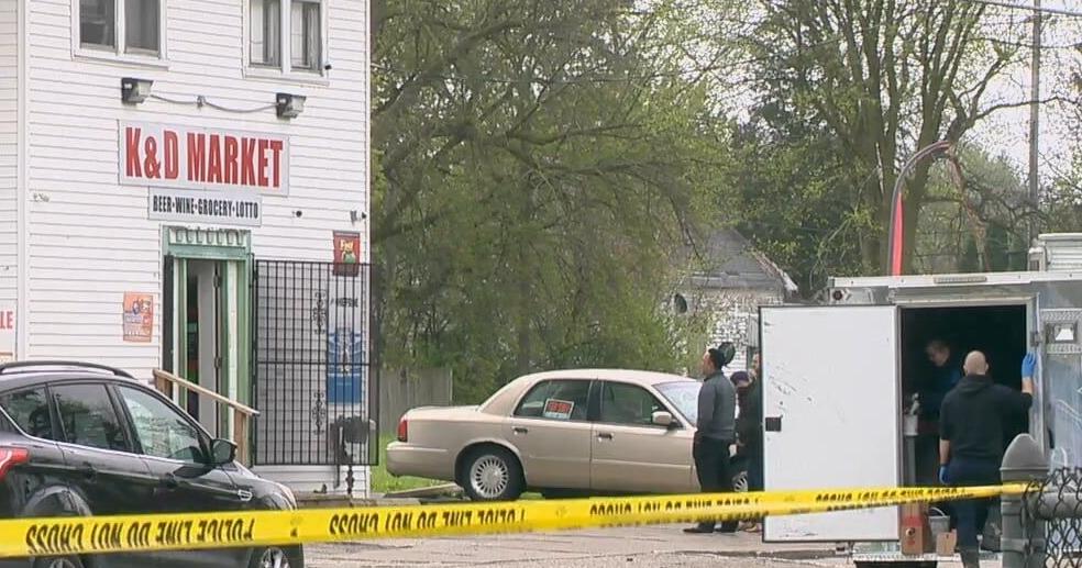 Saginaw police investigate homicide as man