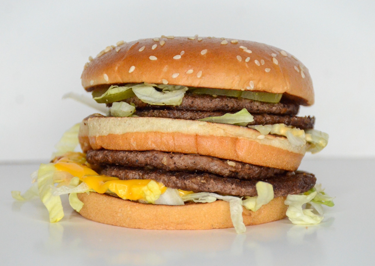 McDonalds hints at larger burger coming to menus later this year [Video]