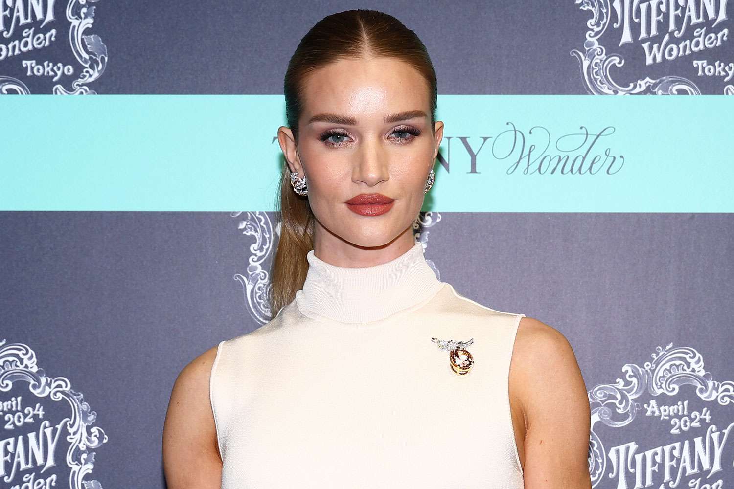 Rosie Huntington-Whiteley Steps Down from Beauty Brand Rose Inc amid New Ownership [Video]