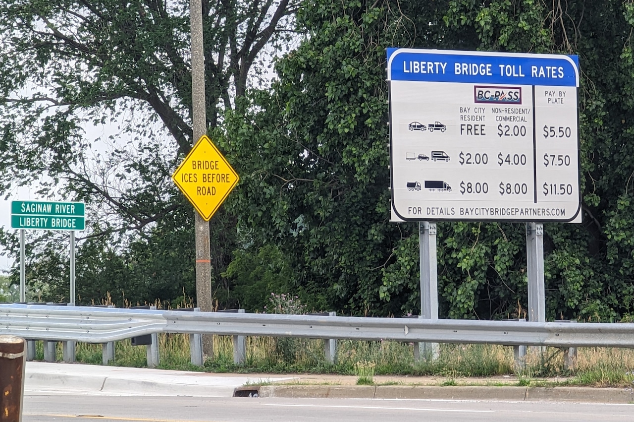 Bay City toll bridge bills, a new solar field in Saginaw and more business news [Video]