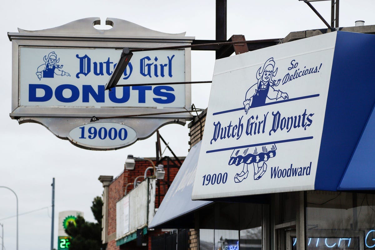 Long lines as popular Dutch Girl Donuts reopens in Detroit [Video]