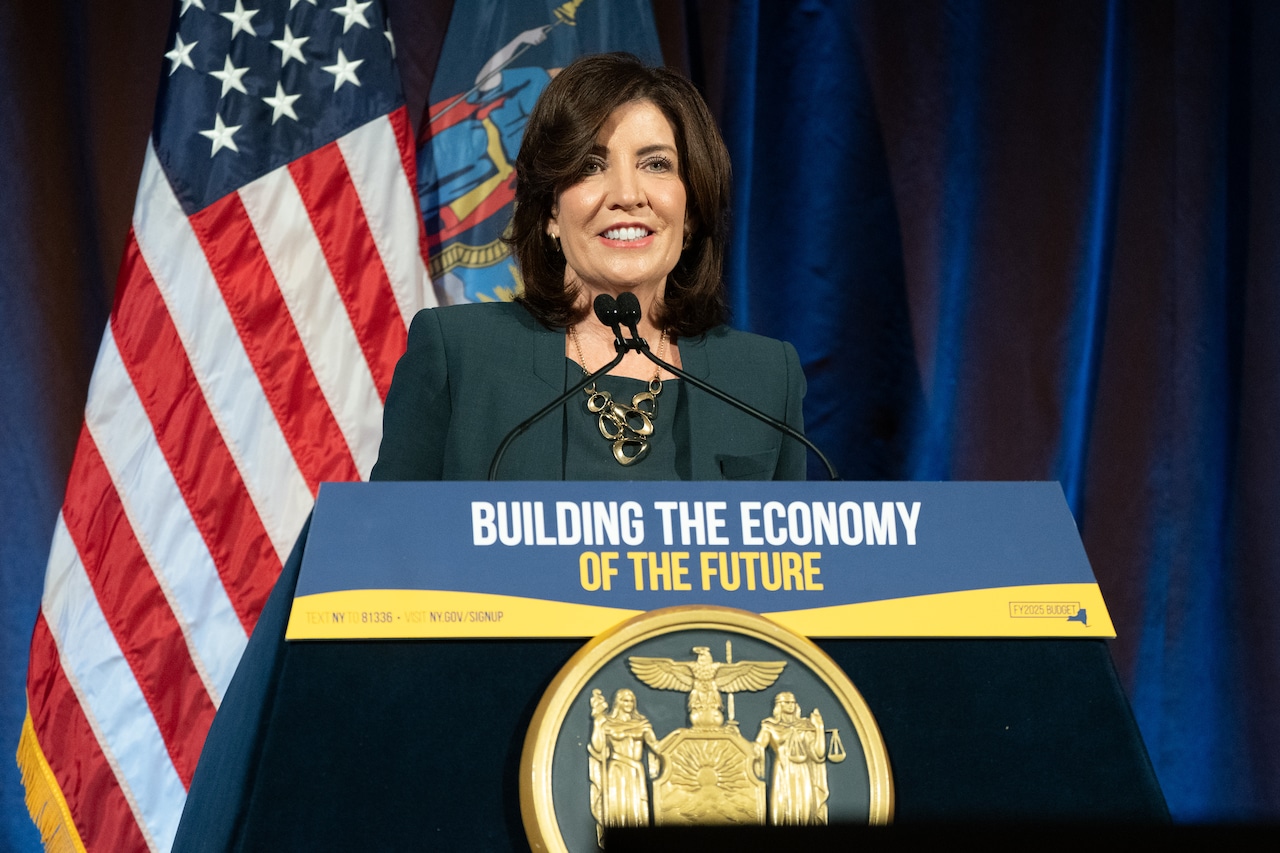 N.Y. Gov. Hochul announces plans to expand artificial intelligence research on SUNY campuses [Video]