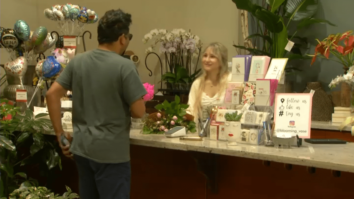 People across the Bay Area celebrate Mothers Day with brunch, flowers and family  NBC Bay Area [Video]