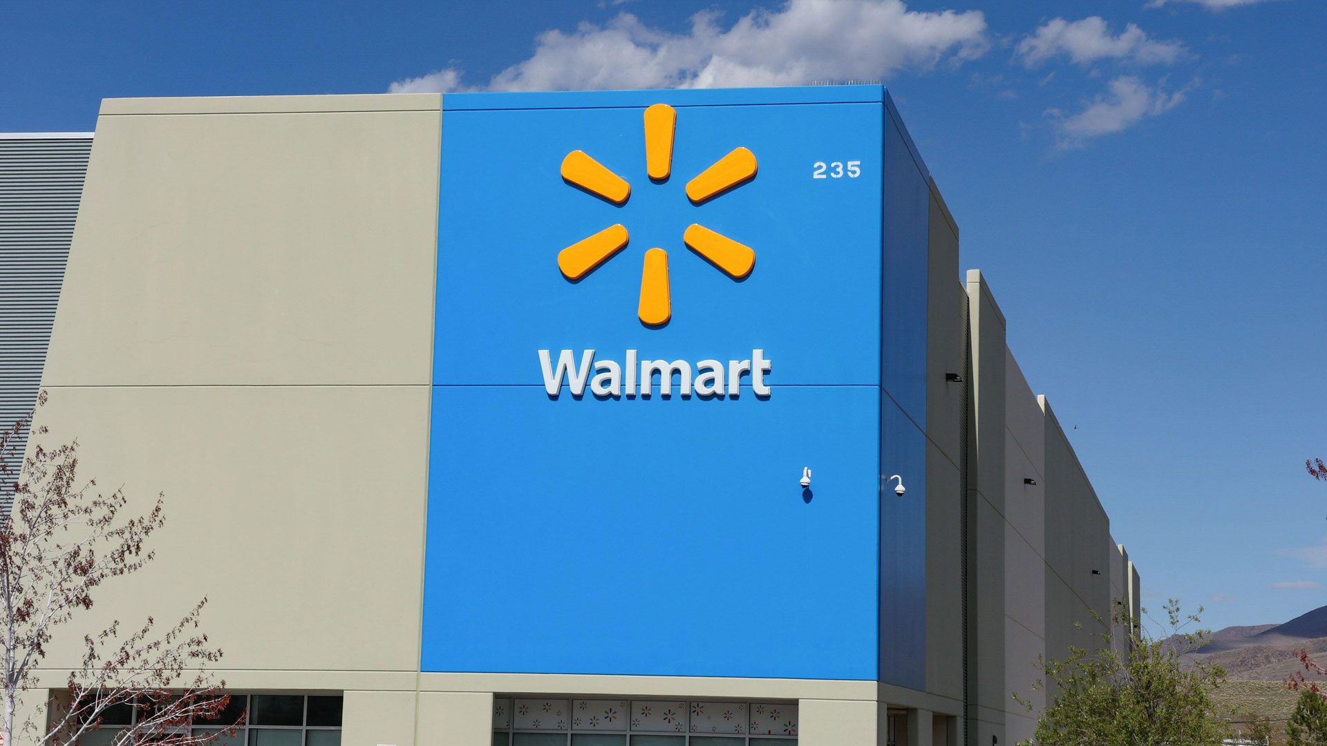 Walmart makes more cuts after closure of 8 locations & ‘automation’ announcement [Video]