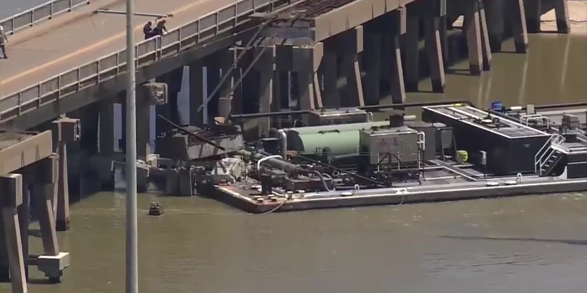 Barge collides with bridge near Galveston, Texas [Video]
