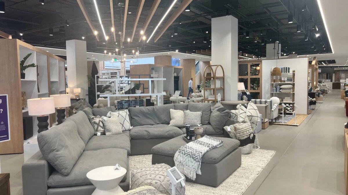 Sneak peek inside Wayfairs first-ever physical store opening in Chicago suburb next week  NBC Chicago [Video]