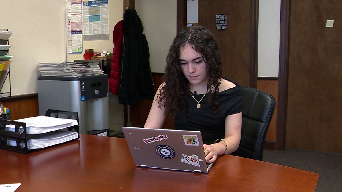 Mass. student taking remote classes while working to help family [Video]