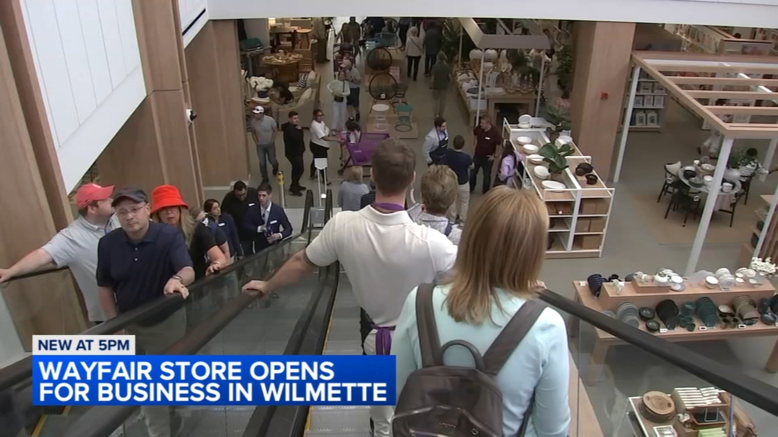 Wayfair’s 1st-ever brick-and-mortar store opens for business in Wilmette in Eden’s Plaza off I-94 [Video]
