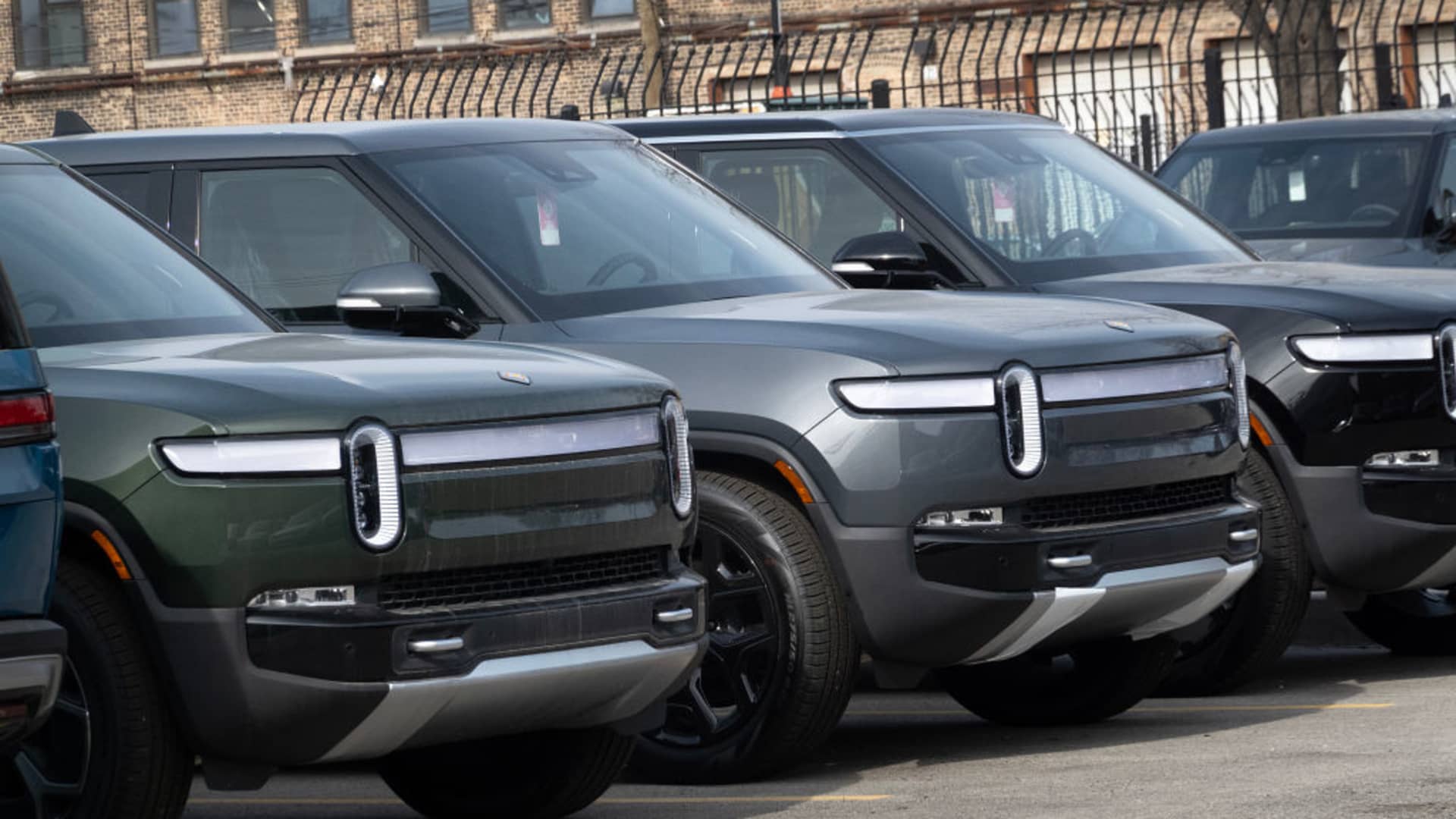 Rivian investment a catch-up move for Volkswagen, advisory firm says [Video]