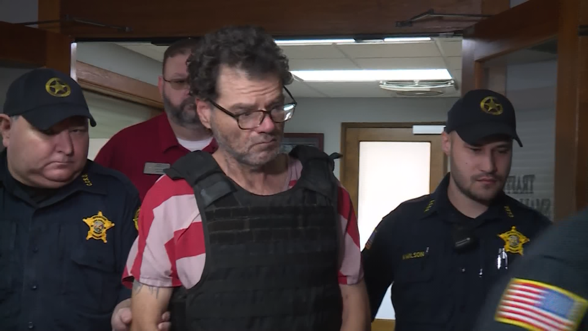 Alabama murder suspect accused of multiple killings pleads not guilty to Oklahoma murder charges [Video]