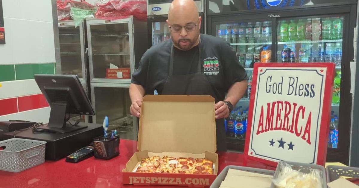 Jet’s Pizza opens on Shiloh [Video]
